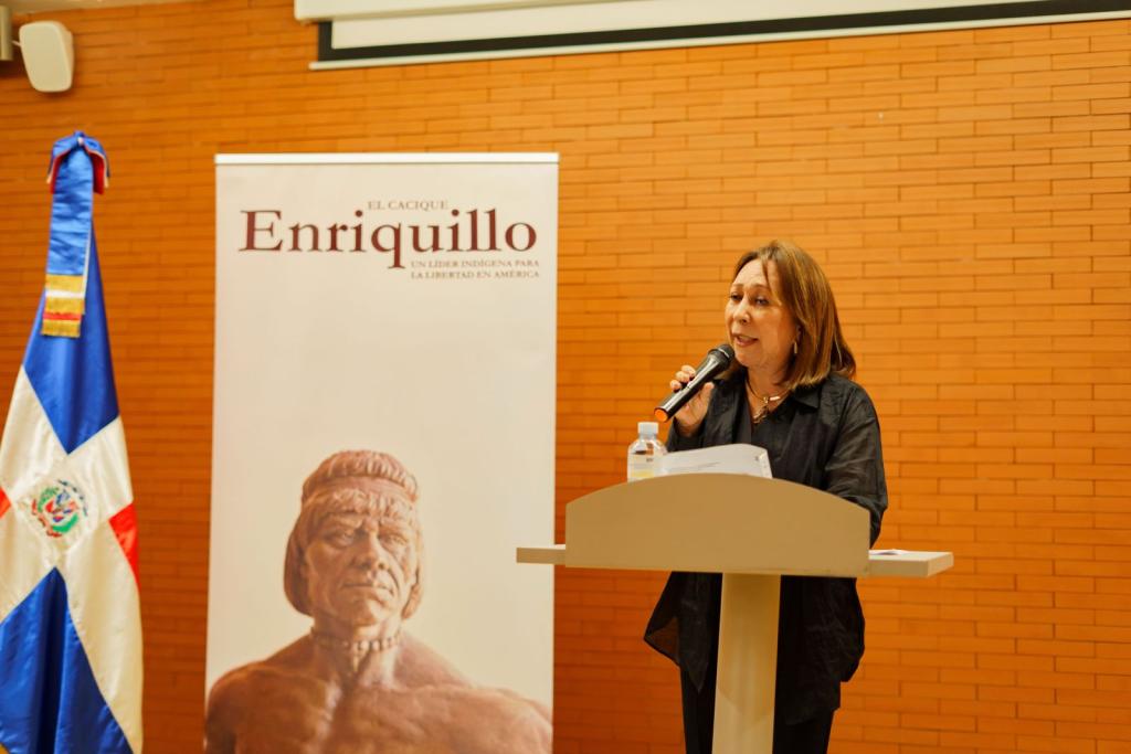 Lidia Martínez de Macarrulla presenta nueva obra sobre el cacique Enriquillo