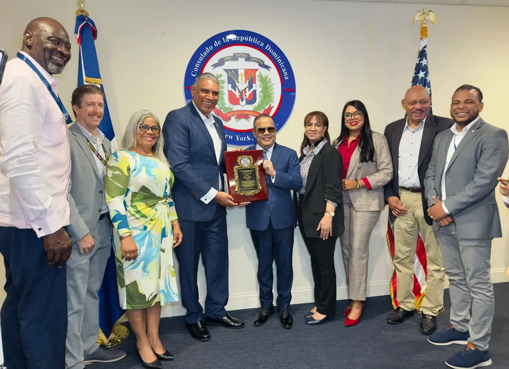 Héctor Acosta “El Torito” es declarado “Hijo Adoptivo” por el Consulado Dominicano en Nueva York