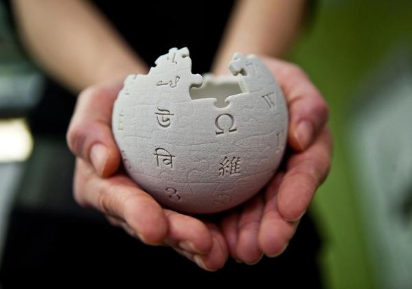 Wikipedia en español celebra 25 años como una de las mayores bibliotecas digitales del mundo