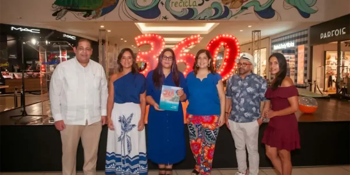 yina-guerrero-presenta-su-libro-la-monstruosa-ola-